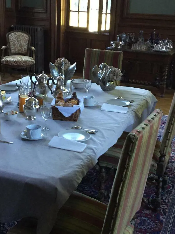 Chateau Du Val Larbont La Bastide-de-Serou 3*,