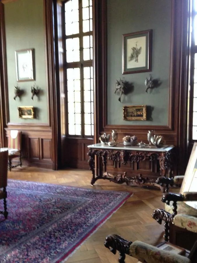 Chateau Du Val Larbont La Bastide-de-Serou Bed & Breakfast